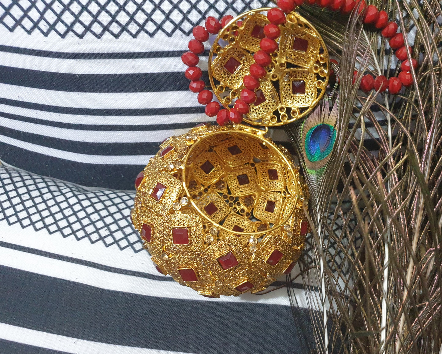 Handmade gold color,  round shaped metal Clutch