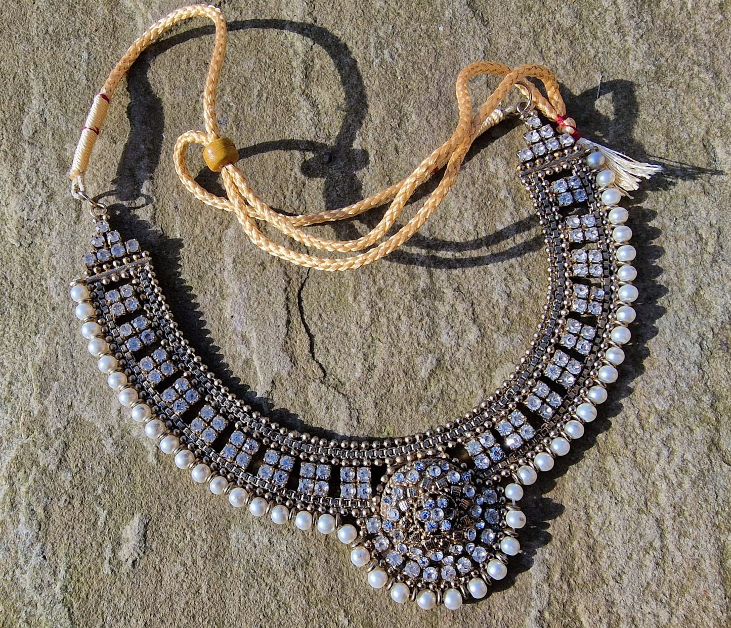 Silver Mangusi Set White Round Shaped Pearls